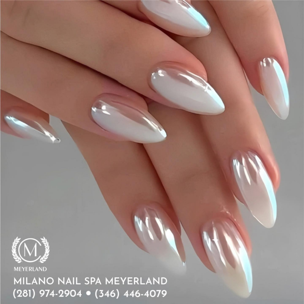 Einfarbige Nägel gehören dank ihrer Schlichtheit und Eleganz zu den beliebtesten Optionen für nagelformen kurz