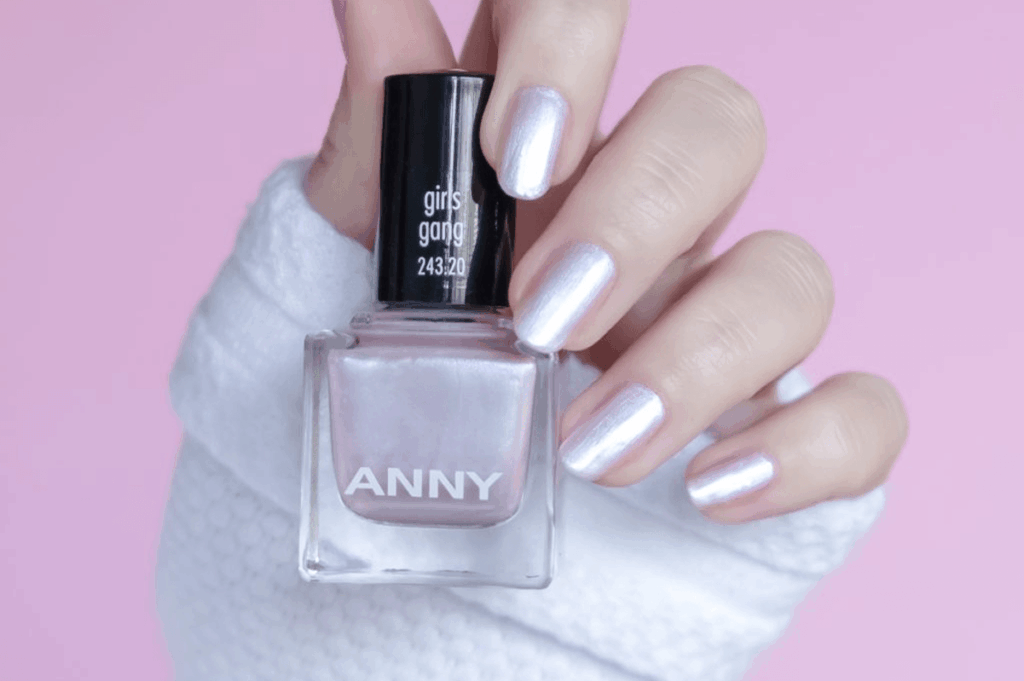 Anny nagellack mit Glitzer Effekt