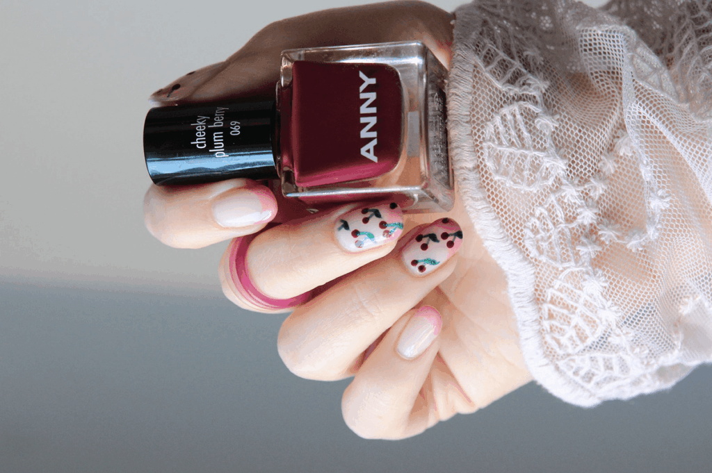 dunkle Anny nagellack Farben elegant und stark